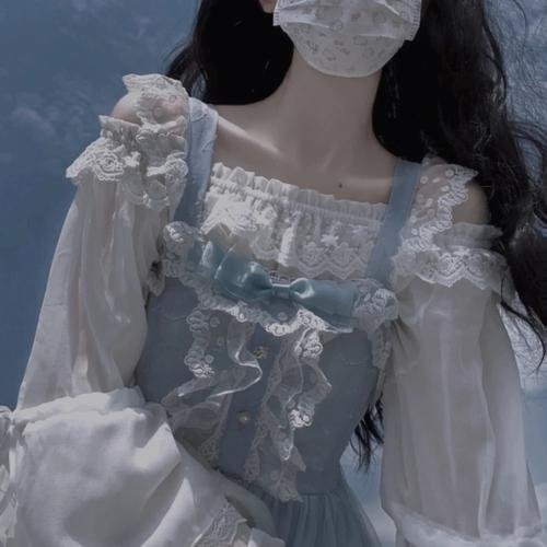 魔女荷莉海报